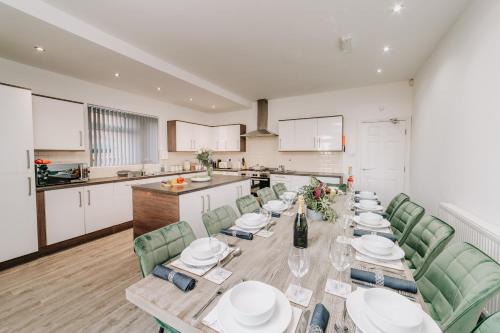 Edgbaston House | Family-Friendly Hotel with Fast WiFi Near City Centre