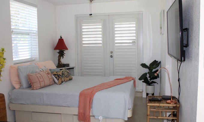 Miami Gardens House | Convenient Suite Near Hard Rock Stadium & Casino for Families