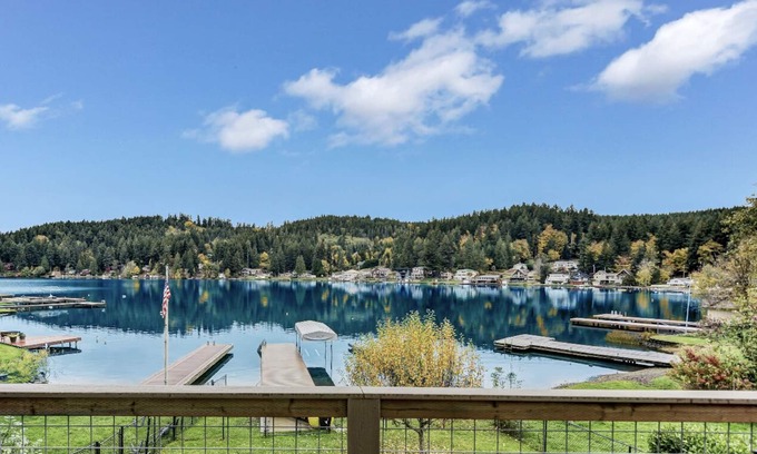 Olympia House | Inviting Summit Lake Home with Hot Tub and Kayaks!
