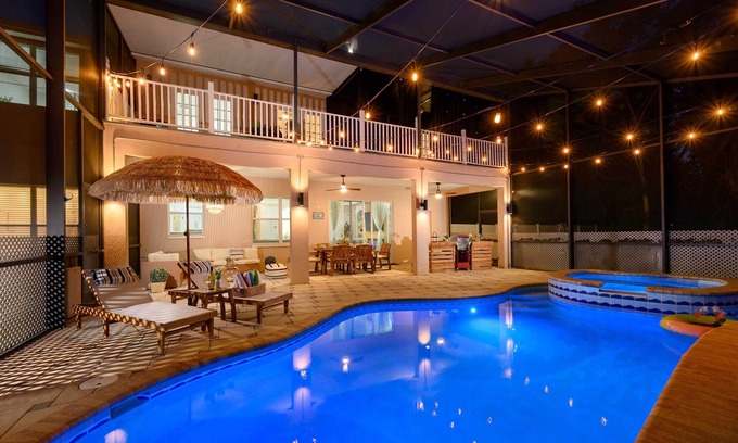 Thonotosassa Villa | Oceanfront Thonotosassa Home with Spa & Private Pool