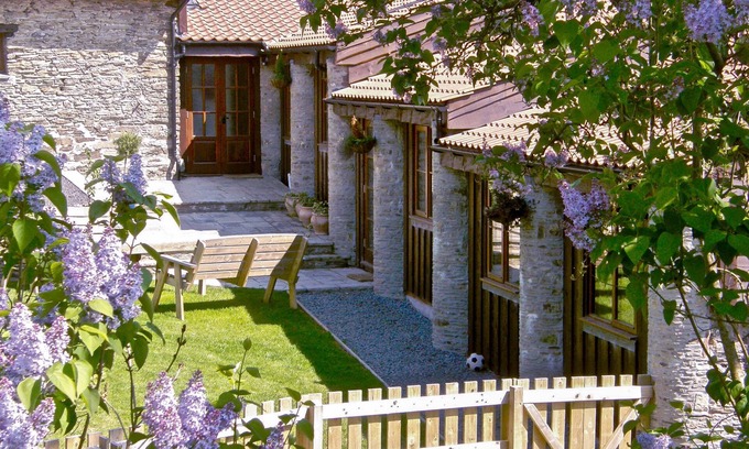 Barnstaple Cottage | Pet-Friendly Three Bedroom Barn Conversion Near Exmoor