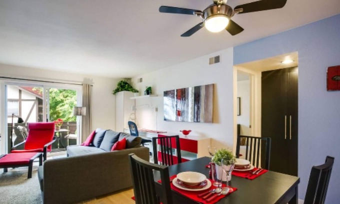 Glenwood Grove - North Iris Condo | Top-Shelf Suite Retreat - Guest Rated 10/10 & Pet Friendly