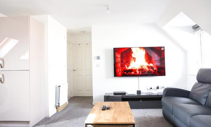 Patchway Apartment | Family-Friendly Two-Bedroom Apartment near Cribbs Causeway
