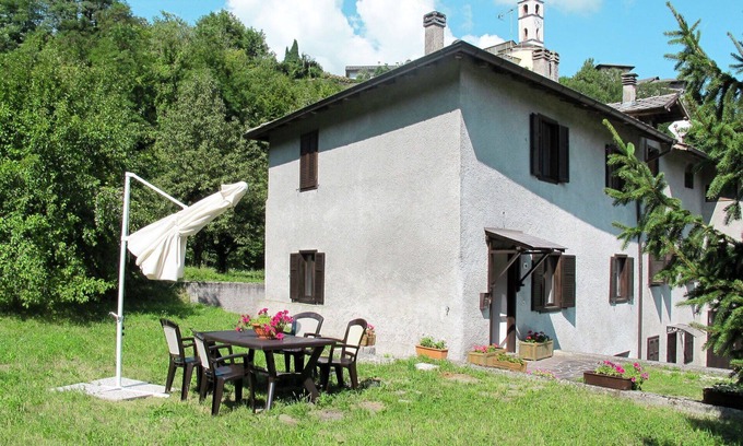 Calceranica al Lago House | Beautiful Villa for 6 with Lake View, Patio, and Parking