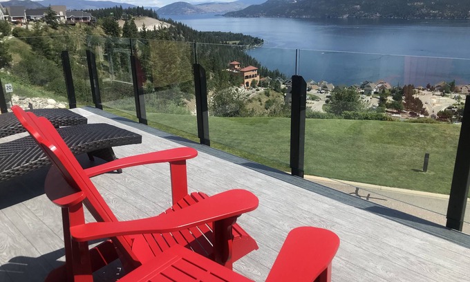 Central Okanagan Cottage | Breathtaking Ocean Views at Our Cottage Retreat with Decks