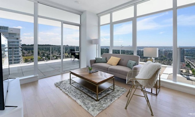 Coquitlam Apartment | Stunning View2BE+2BR Condo/HUGE Balcony!