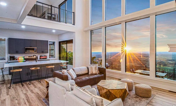 Sevierville House | Top-Rated Retreat with Scenic Views and Gourmet Kitchen