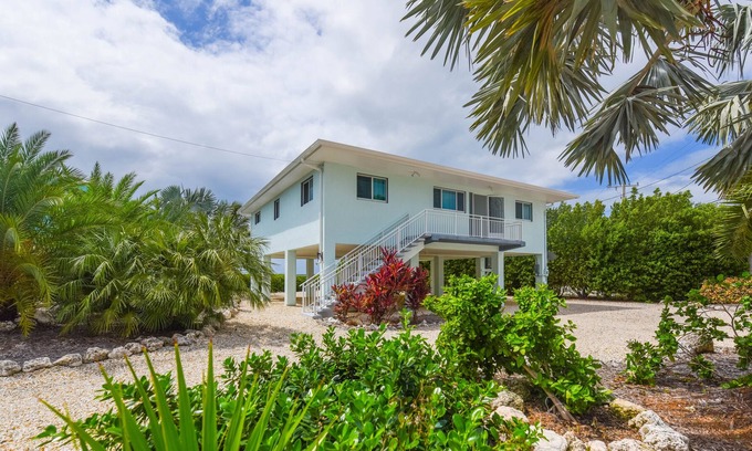 Breezeswept Beach Estates House | Stunning views from this 3 bedroom 2 bath home with heated pool