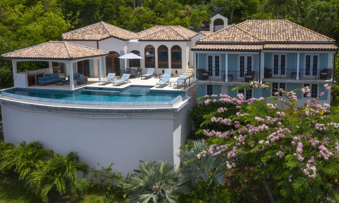 Rendezvous & Ditleff Villa | Oceanfront Getaway: Infinity Pool & Top-Rated Spa Retreat