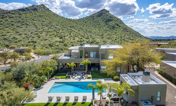 Pinnacle Peak Heights House | Unforgettable Experience with Spectacular Views Await