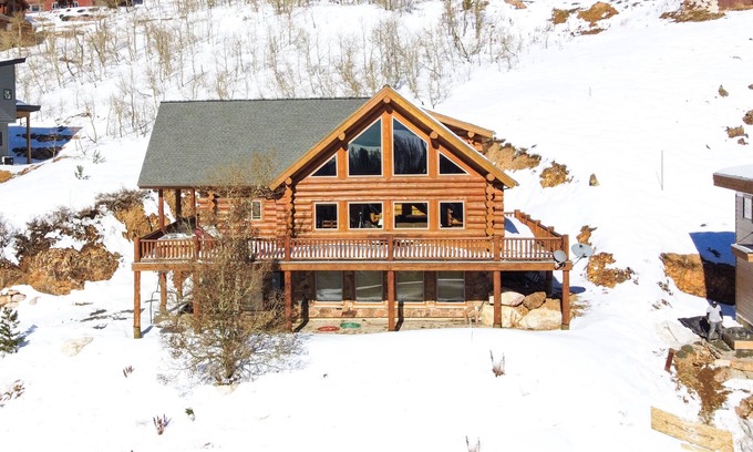 Powder Mountain Cabin | Inviting Cabin with Hot Tub & Breathtaking Slopeside Views