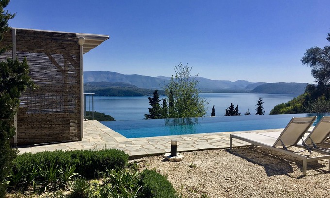 Petaleia Villa | Unforgettable Oceanfront Villa with Private Pool & Breakfast
