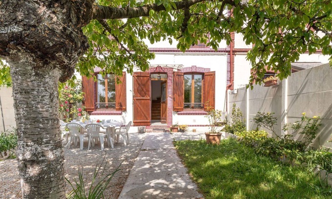Port Guillaume House | Stunning villa for 5 people with WIFI, TV and terrace