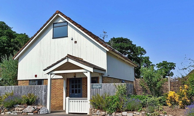 Liverton House | Stunning villa for 6 guests with pool, WIFI