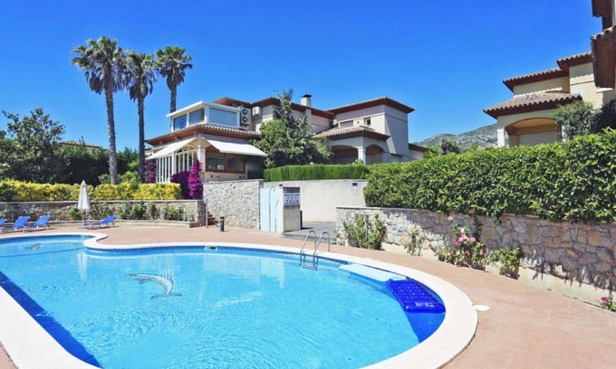 Bonmont Terres Noves House | Relaxing Villa for 6 with Pool and Oceanfront Views