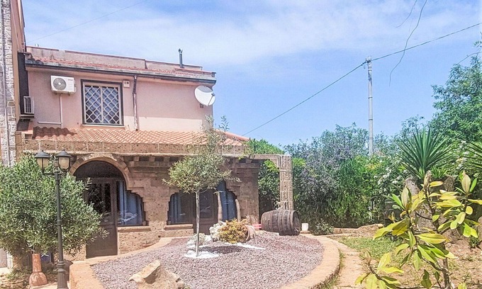 Misilmeri House | Relax in a Private Villa for 10 with Pool & Ocean View