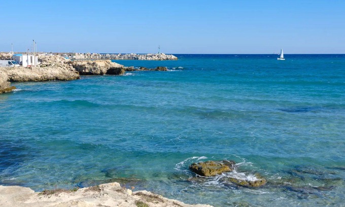 San Foca Villa | Stunning villa for 4 guests with A/C, WIFI, TV and patio, close to Otranto