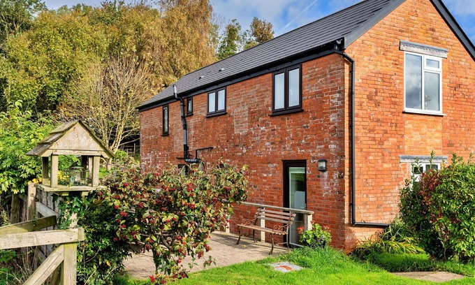 Cornwall House | Stunning villa for 5 people with WIFI, pets allowed and parking