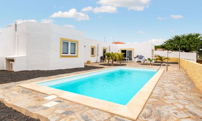 Parque Holandes House | Elegant Villa for 6 with Private Pool and Ocean Views