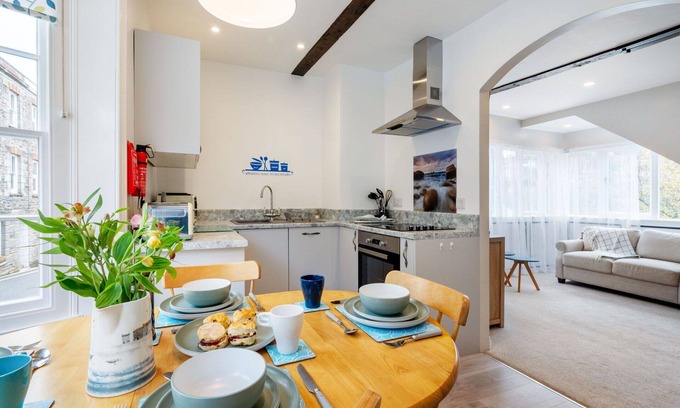 Mevagissey Villa | Inviting Oceanfront Villa for 4 with WIFI and Parking