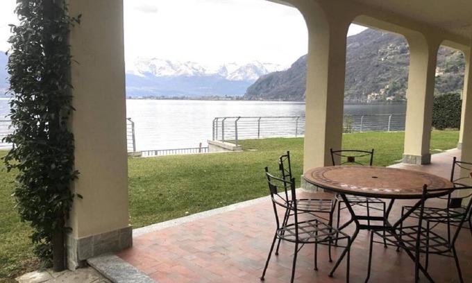 Baveno Villa | Beautiful Villa with Lake View and Spa in Bellano Village