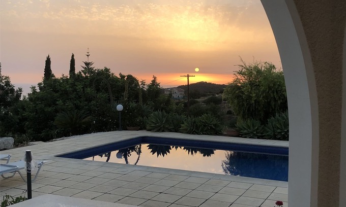 Tala Villa | Elegant Villa with Pool and Gardens, 10 Min to Beach