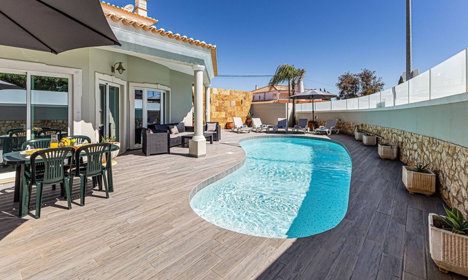 Sesmarias Villa | Exquisite Villa with Private Pool Near the Beach, Rated 9.8