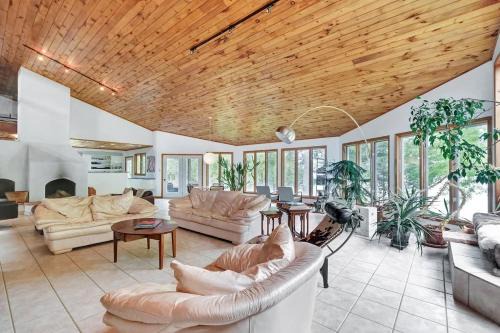 Leeds and the Thousand Islands House | Beautiful Waterfront Escape with European Style & Ocean Views