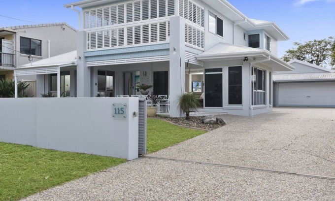 Bellara House | Waterfront Retreat with Pool - Sylvan Beach, Rated 9.4/10