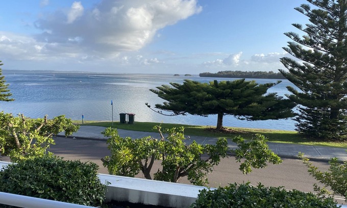 The Entrance Apartment | Waterview Apartment: Steps from Beaches & Restaurants
