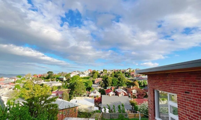 West Hobart House | Delightful West Hobart Home - Close to City & Shops