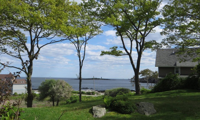 Peaks Island House | Oceanfront Peaks Island Escape with Breathtaking Views