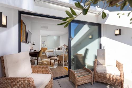 Lisbon Old Town Apartment | Discover STUPENDO: Suite with Terrace in City Center