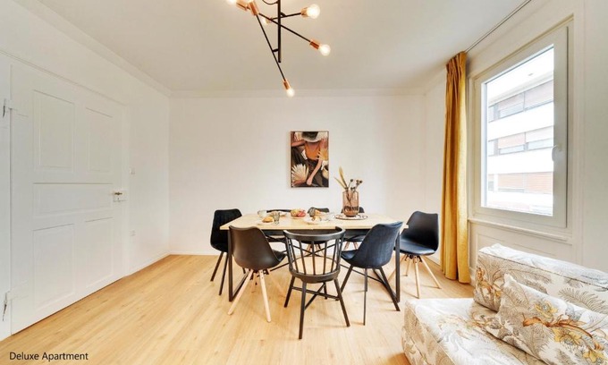Cannstatt-Mitte Apartment | Top Stuttgart Location: Family-Friendly 4-Room Getaway