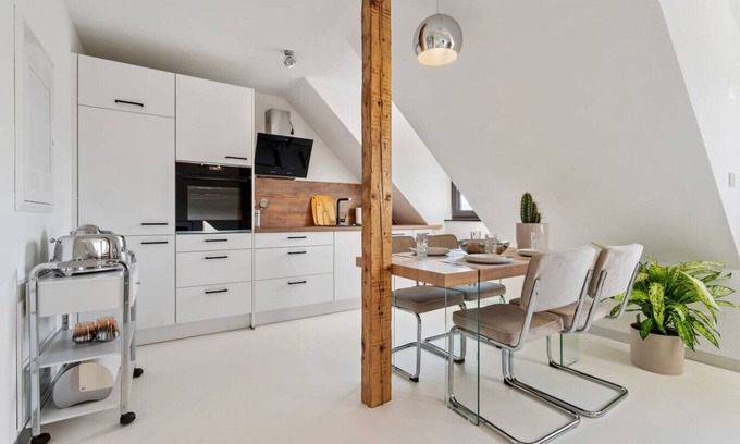 Relenberg Apartment | Stuttgart Lux Living |Stylish Living in the Center