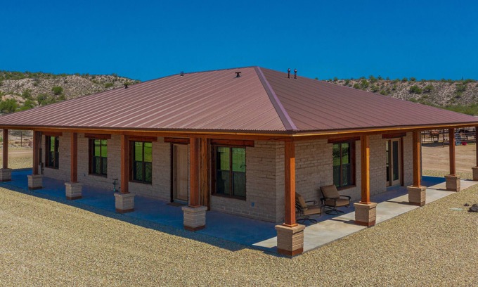 Wickenburg House | Discover Stutts Ranch: Pet-Friendly Retreat with Top Reviews