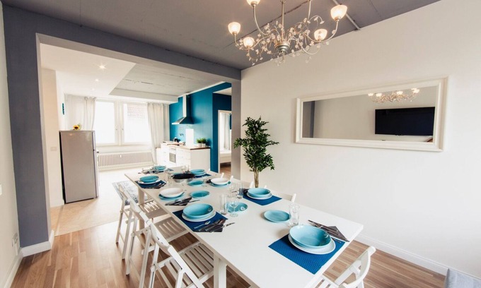 Tempelhof Apartment | Stylish 4-Room Apartment Steps from Tempelhofer Feld