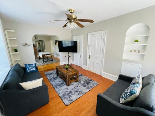 Elkins Park Apartment | Family-Friendly 2 Bedroom Apartment for Memorable Stays