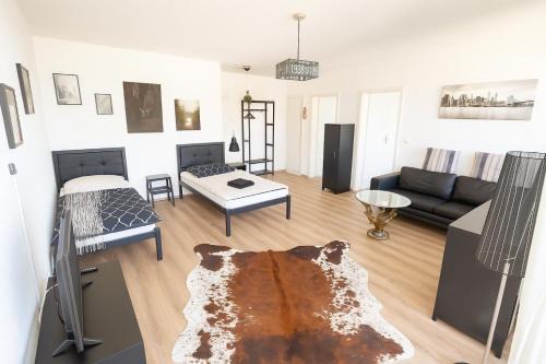 Marienthal Ost Apartment | Stylish Apartment with Free WiFi & Netflix Near Train Station