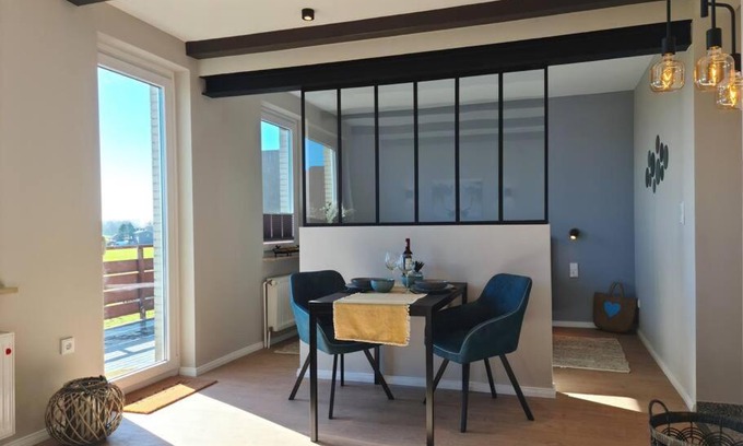 Karolinenkoog Apartment | Stylish Apartment with Scenic Views and Great Balcony
