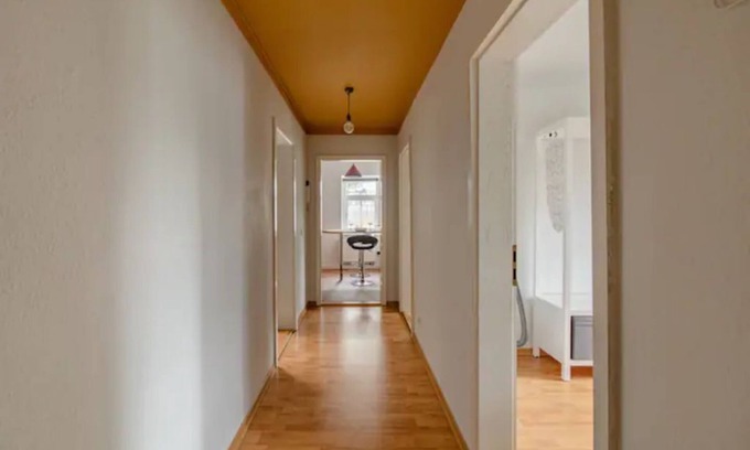 Gruna Apartment | Stylish 2R Apartment with Garden and Convenient Parking
