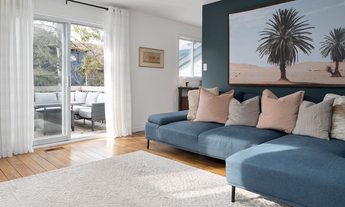 Newmarket House | Stylish 1-Bedroom Home in the Heart of Newmarket