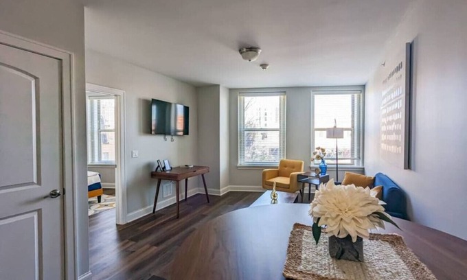 Champaign Apartment | Stylish 1 BR/1BA at The Inman - Guest Rated 10/10