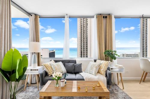 Waikiki Apartment | Ocean View 1-BR Condo with Pool and Hot Tub Amenities