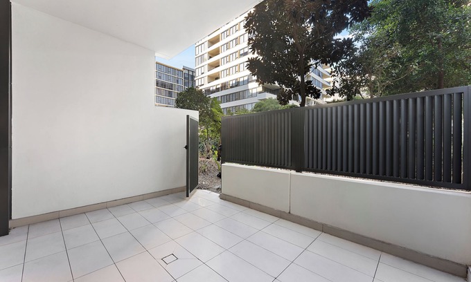 Mascot Apartment | Stylish 1BR - Airport Access & City Convenience