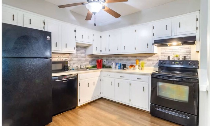 Edgehill Apartment | ★ Stylish 1BR Condo on Music Row Walkable, Cozy, and Convenient ★
