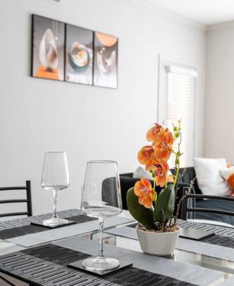 Dallas Apartment | Chic 1BR Retreat in Farmers Branch with Pool Access