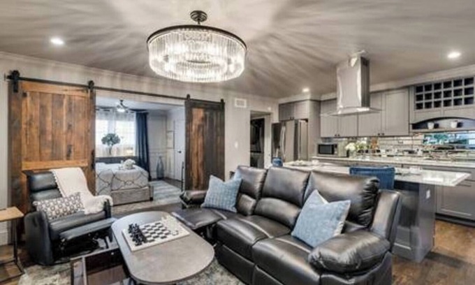 Peak's Suburban Addition Condo | Pet-Friendly Condo in Peaceful Neighborhood with Spa