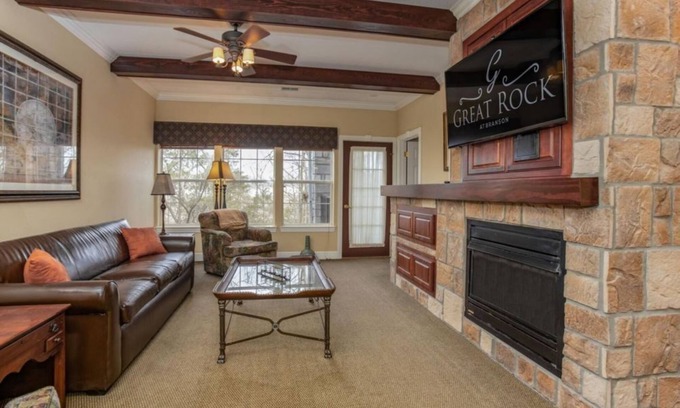 Branson Hotel | Stylish 1BR Retreat with Ocean View & Family Amenities