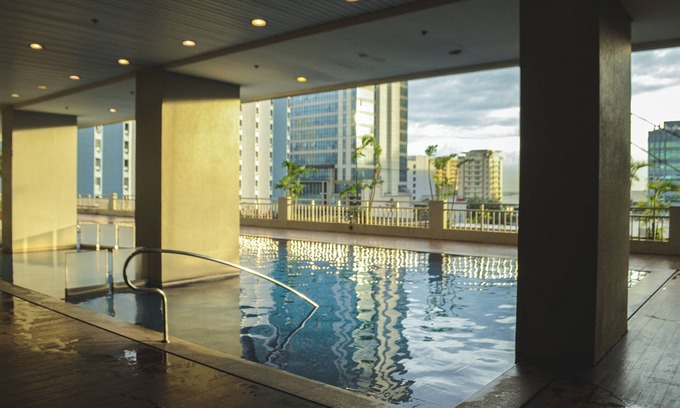 Barangay 670 Apartment | Stylish 1BR Near US Embassy & Luneta with Pool & Gym